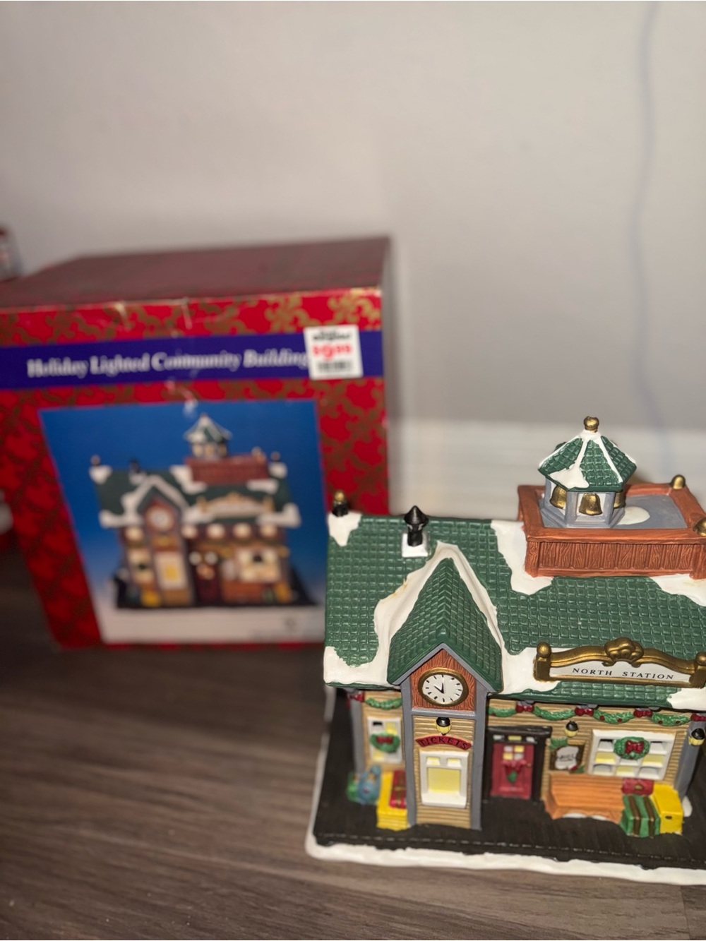 Vintage 2000 Longrich North Station Lighted Christmas Village Building Box - Picture 2 of 6